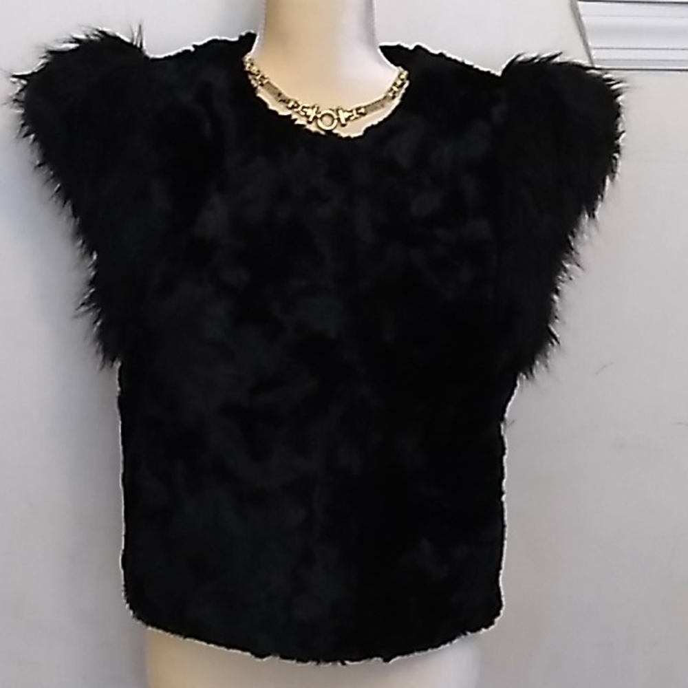 Skaist Taylor faux fur vests sz S NWT